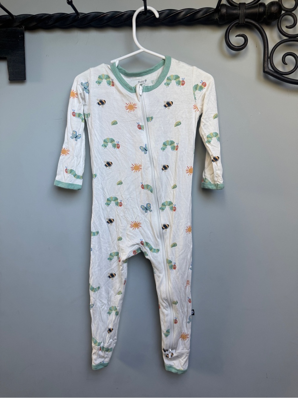 Kyte White & Green Caterpillar Print Zip One-Piece Pajamas 2T